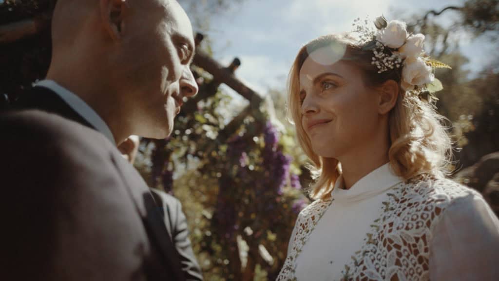 Mena Suvari, Stuart Townsend, & Frances Fisher To Star In ‘Grace and Grit’ Indie Film